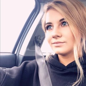 Meet your Posher, Nikki